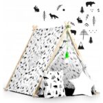 Cort de joacă pentru copii cu 2 pernițe și lampă tip bec suspendat, Ricokids 740500, 107 X 116 X 110 cm - Alb