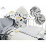 Set bebeluși 6+1 piese, păturică de înfășat, prosop, păturică, cearceaf, față de pernă, husă pilotă și jucărie textilă, MimiNu, Childrens Journey Grey
