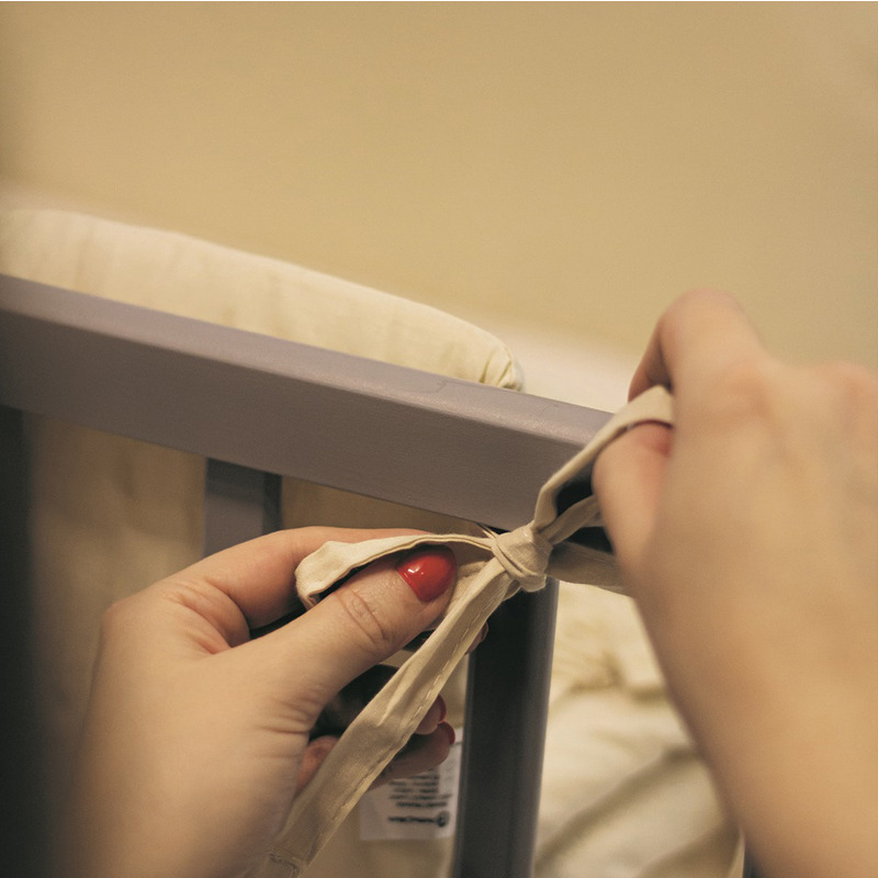 Apărătoare laterale pentru pătuț cu panglici, 120x60, Bumbac, Petite&Mars, Tilly Gri deschis - Image 3